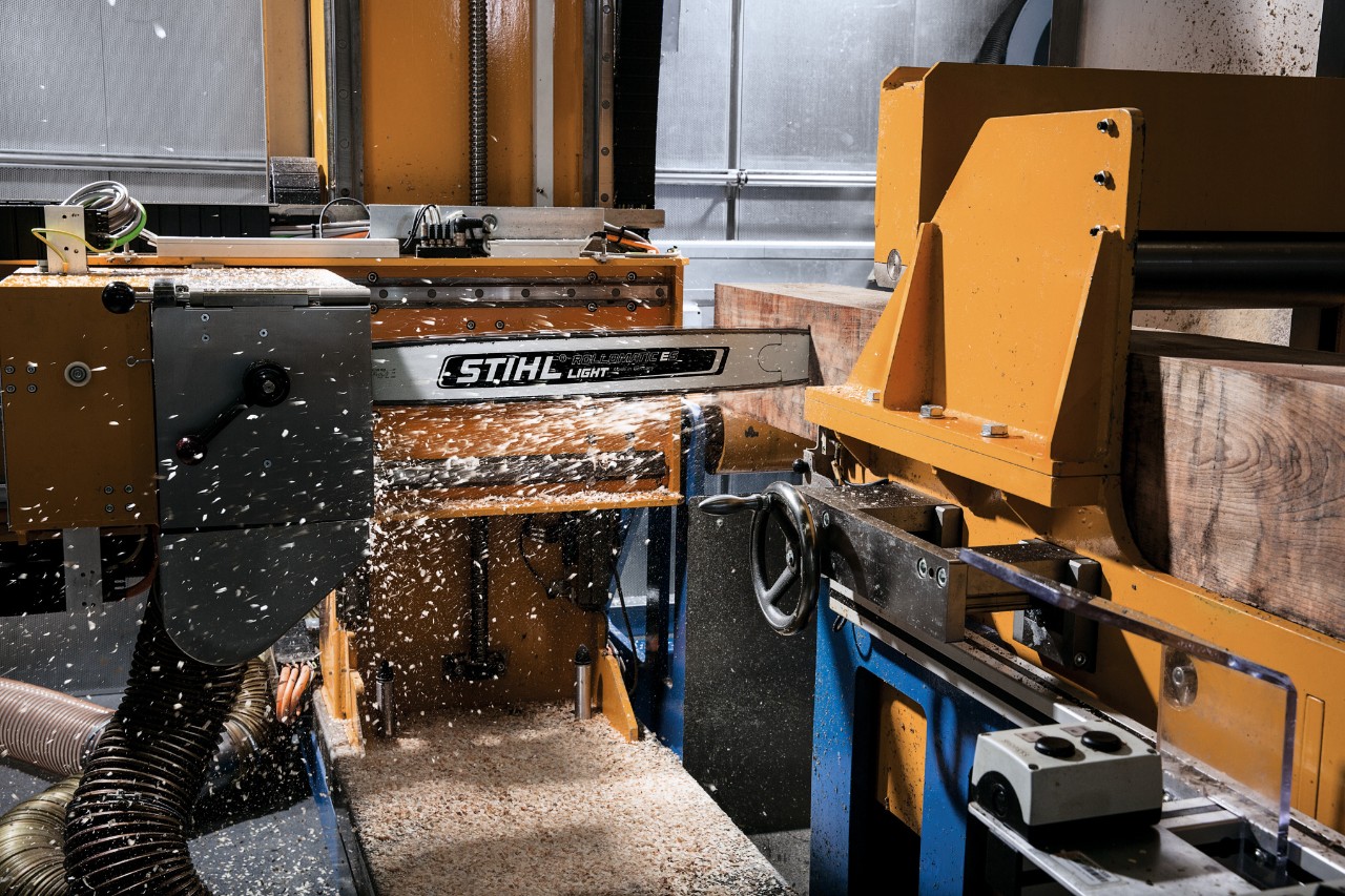 Les guide-chaînes STIHL sont testés en atelier