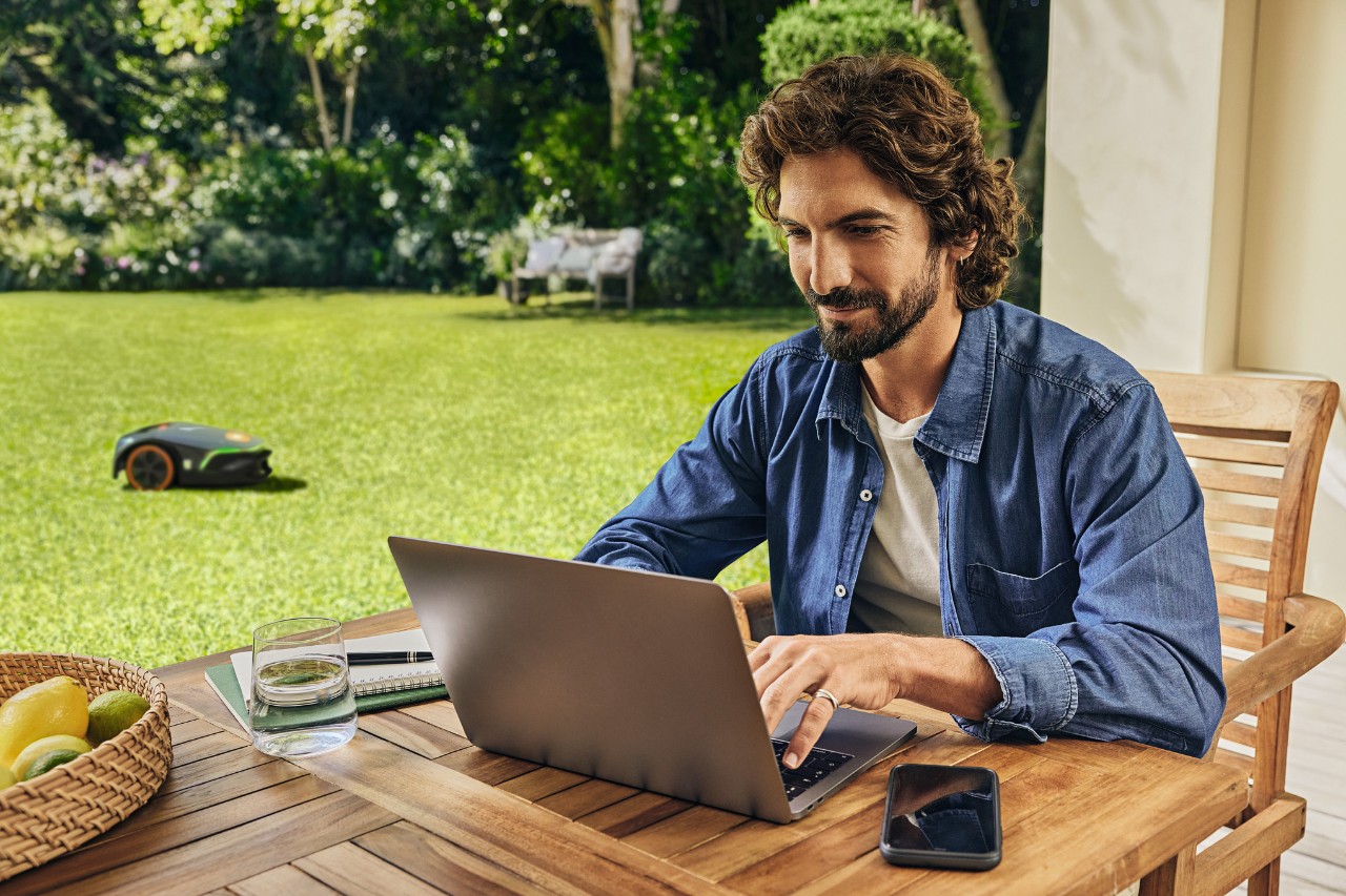 guy on laptop